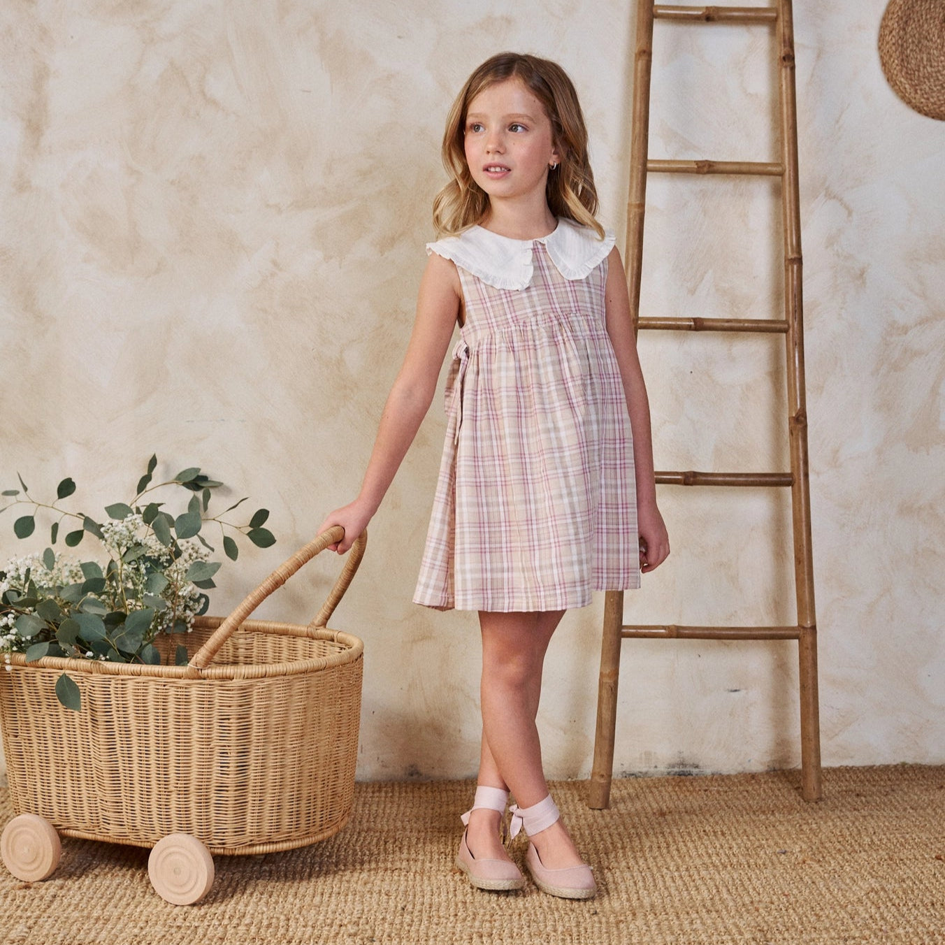 Sleeveless Plaid Girl's Dress with Peter Pan Collar